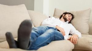 dormir-la-siesta-sofa