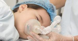 sick-child-receiving-oxygenjpg-1